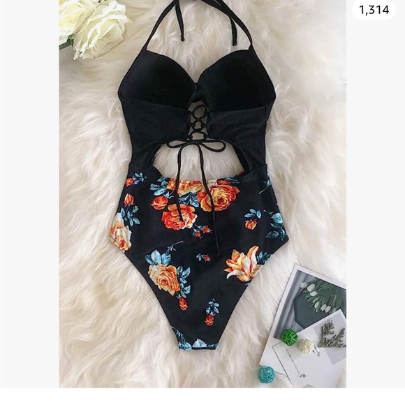 CUPSHE Women's One Piece Swimsuit Twist Cutout Front Crisscross Lace Up Back - Picture 6 of 7